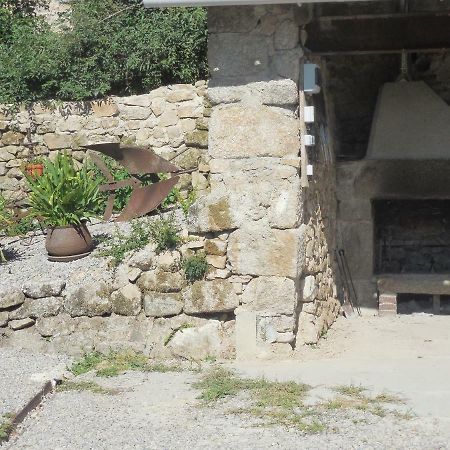Gite De Carbonies Saint-Félix-de-Lunel Exteriör bild