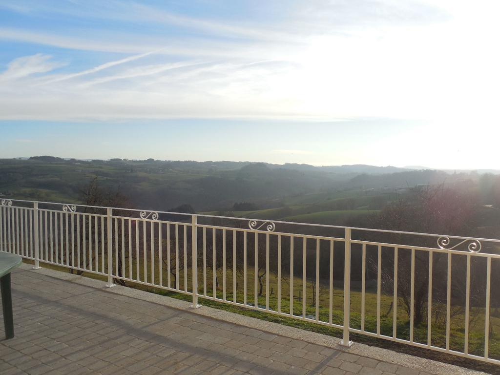 Gite De Carbonies Saint-Félix-de-Lunel Exteriör bild